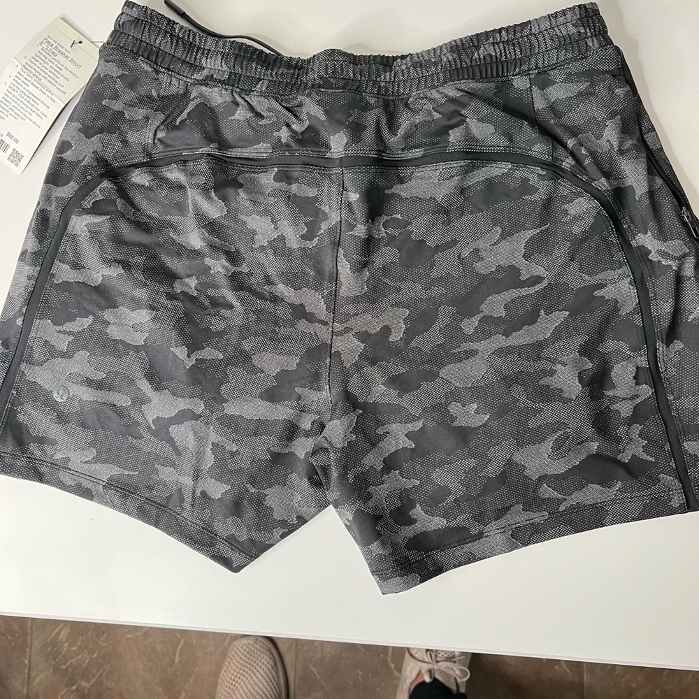 Lululemon new with Tags Pace Breakers Short 5” Lined  Camo XL